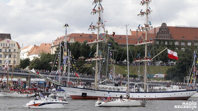Po miesiącach wojaży Fryderyk Chopin powrócił do Szczecina, który jest jego macierzystym portem. Żaglowiec zacumował przy Nabrzeżu Starówka.