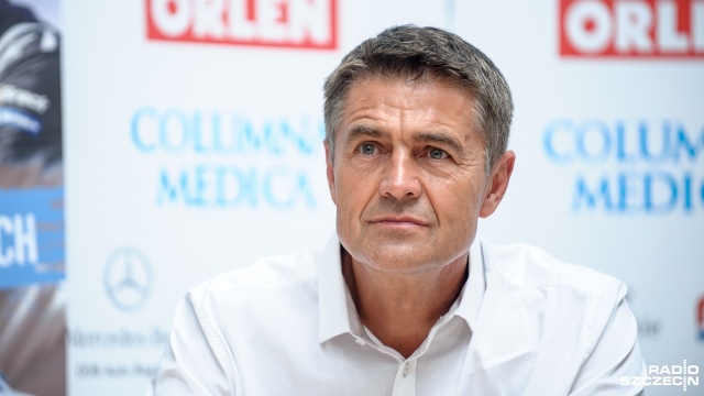 Nie milkną spekulacje o powrocie Roberta Kubicy na tor Formuły 1. W środę na ten temat w brytyjskim Autosporcie wypowiadał się były kierowca F1 Karun Chandok, w czwartek zaś, w Szczecinie, przy okazji konferencji prasowej rajdu Baja Poland odniósł się do sprawy Krzysztof Hołowczyc.