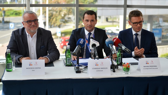 Mistrzostwa Europy rozpoczynają się dzisiaj w Warszawie, jutro rozgrywki zaczną zespoły z grupy B - Czesi, Niemcy, Słowacy i Włosi. Na dzień przed startem wszystko jest dobrze przygotowane - mówi delegat turnieju z ramienia europejskiej federacji.
