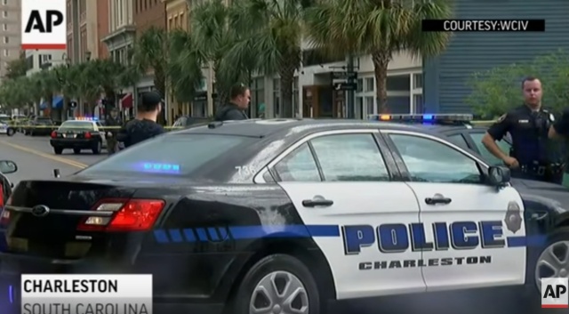 Policja postrzeliła uzbrojonego mężczyznę, który wziął zakładników w Charleston w Karolinie Południowej w USA. Do zdarzenia doszło w restauracji, w której sprawca wcześniej pracował. Jedna osoba została przez niego zastrzelona.