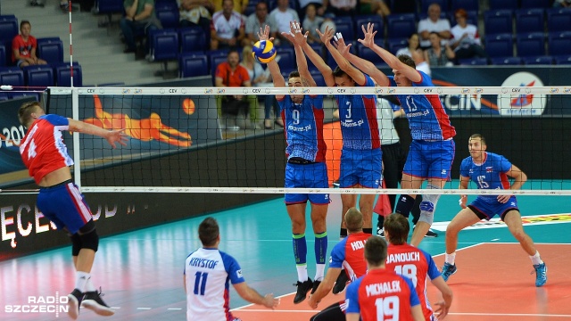 W pierwszym szczecińskim meczu grupy B mistrzostw Europy w siatkówce mężczyzn reprezentacja Czech pokonała Słowaków 3:1.