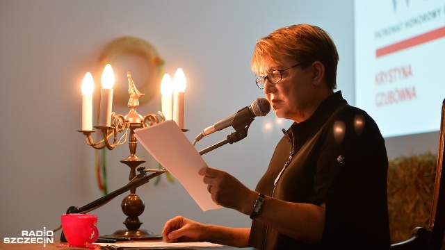 Wesela Stanisława Wyspiańskiego można posłuchać w sobotę w Szczecinie. To w ramach ogólnopolskiej akcji Narodowe Czytanie. W Książnicy Pomorskiej lekturę czytała znana dziennikarka i lektorka Krystyna Czubówna.