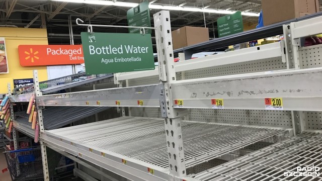 Irma uderzy w USA. Amerykanie masowo wykupują wodę
