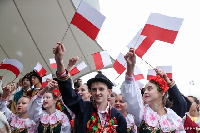 Osiągnięcia gospodarcze Polski oraz kandydatura Łodzi na Expo 2022 - to główne tematy przemówienia prezydenta Andrzeja Dudy w czasie otwarcia Dnia Polskiego na Expo 2017 w Astanie. Przez cały dzień odwiedzający tę międzynarodową wystawę będą mogli zapoznać się z polską kulturą, osiągnięciami nauki i przemysłu.