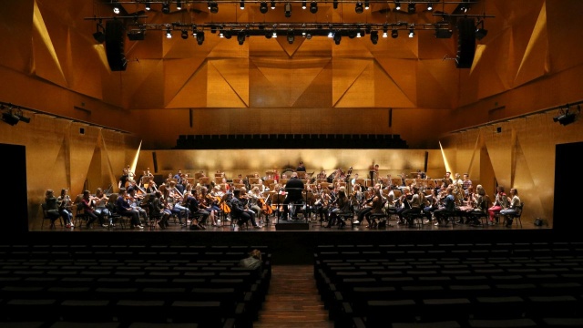 Najpierw musieli wygrać konkurs, potem warsztaty, teraz cały tydzień prób i w końcu wieczorem w Filharmonii w Szczecinie - wielki koncert młodych muzyków z całej Europy.
