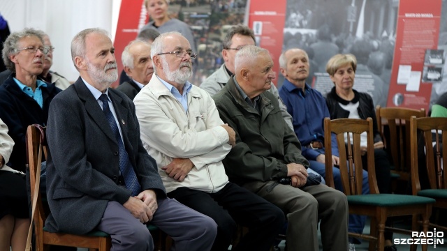 Byli fundamentem strajku w szczecińskim porcie w 1988 roku. W piątek - po blisko 30 latach - spotkali się w tym samym miejscu czyli w portowej świetlicy. Na szczęście, jak sami podkreślali, w zupełnie innych okolicznościach. Fundacja Polskich Wartości zorganizowała spotkanie U źródeł Solidarności. Zapomniane twarze opozycji. Spotkanie dla bohaterów 1988 roku poprzedził koncert zespołu Kwartet Kontrast.