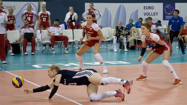Polskie siatkarki przegrały w Baku z Azerbejdżanem 0:3 (14:25, 21:25, 25:23) w swoim ostatnim meczu w grupie A mistrzostw Europy.