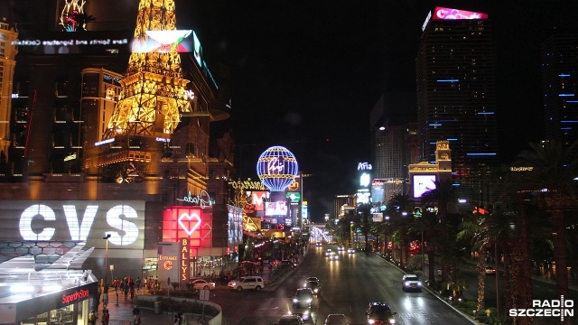 Rośnie liczba ofiar strzelaniny w Las Vegas w USA. Szeryf stanu Nevada podaje, że zginęło co najmniej 50 osób, a ponad 200 zostało rannych. Sprawca strzelał z okna hotelu do ludzi bawiących się na promenadzie na koncercie muzyki country.