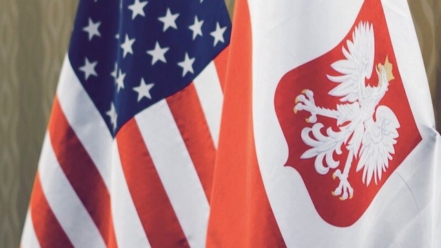 Polski konsulat w Los Angeles informuje na Twitterze, że monitoruje sytuację w Las Vegas w związku ze strzelaniną. Jesteśmy w kontakcie z OFM. Czekamy na bliższe informacje o ofiarach- napisano w komunikacie.