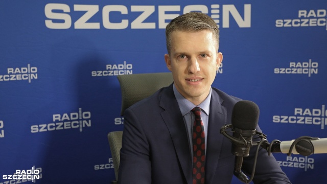 Nie pojawiła się na partyjnej konwencji z powodów bardzo przykrych spraw rodzinnych związanych z rodzicami - mówił Arkadiusz Marchewka w Rozmowach pod krawatem. Tak poseł PO wyjaśnia nieobecność Hanny Gronkiewicz-Waltz - wiceprzewodniczącej partii i prezydent największego miasta w Polsce.