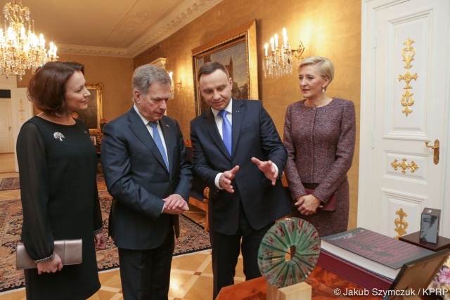Prezydent Finlandii uważa, że jest niewielki postęp w relacjach Europy z Rosją. Sauli Niinisto mówił o tym w Helsinkach po spotkaniu z polskim prezydentem Andrzejem Dudą.
