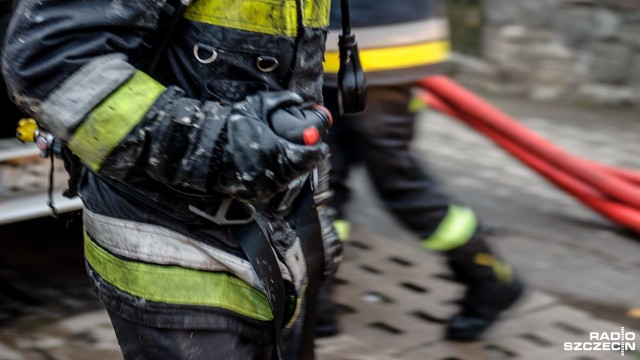 Pali się warsztat samochodowy w miejscowości Olchowo pod Nowogardem. Pożar wybuchł tuż przed godziną 15.