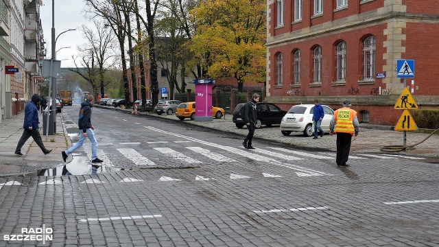 Od godziny 8 trwają prace drogowe na trzech ulicach Szczecina. Przed dwa dni remontowana będzie ulica Pokoju, a tylko w czwartek ulice Niedziałkowskiego i Piotra Skargi.