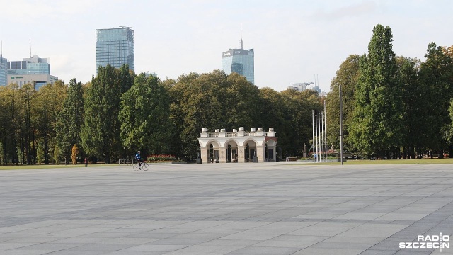 Wojsko rozpoczyna przygotowania do obchodów Święta Niepodległości. Siedmiuset mundurowych rozpoczyna w piątek szkolenia z musztry, wojskowego ceremoniału i wykonywania komend.