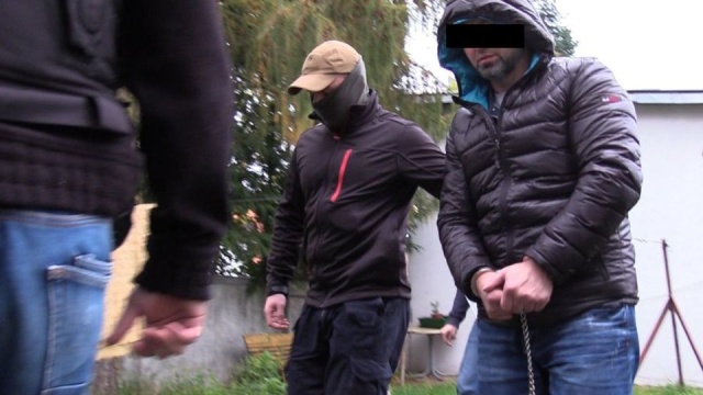 Gang przemytników cudzoziemców do Europy Zachodniej rozbili Policjanci Centralnego Biura Śledczego Policji z Zielonej Góry, wspólnie z funkcjonariuszami Nadodrzańskiego Oddziału Straży Granicznej.