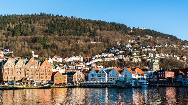 Mieszkańcy okolic norweskiego Bergen odczuli we wtorek rano trzęsienie ziemi. Norwescy sejsmolodzy potwierdzają, że o godzinie 9.46 doszło do wstrząsu o sile 3,8 stopni w skali Richtera.