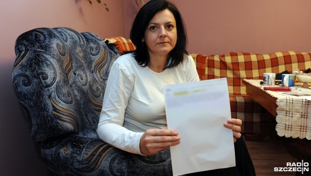 Ci ludzie zniszczyli mi karierę i życie - mówi była urzędniczka Agnieszka Gancarz, którą wójt Bielic Zdzisław Twardowski i sekretarz gminy Kamela Wilczyńska oskarżyli o to, że w internecie ujawniła informacje na temat ich rzekomego romansu.