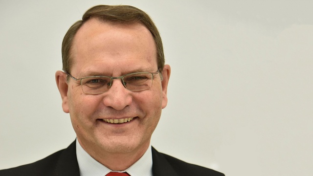 Nie wierzę w opowieści o łapówkach branych przez wicepremiera Waldemara Pawlaka - stwierdził w środę w Rozmowach pod krawatem poseł Polskiego Stronnictwa Ludowego Eugeniusz Kłopotek.