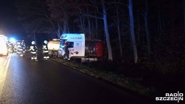 Krajowa szóstka między Rymaniem a Płotami po wypadku cały czas jest zablokowana w obu kierunkach.