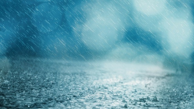 Zachodnia Attyka liczy straty po gwałtownych deszczach. Ponad 500 zniszczonych domów i sklepów, 15 zabitych i 21 rannych osób - to dotychczasowy bilans tragedii.
