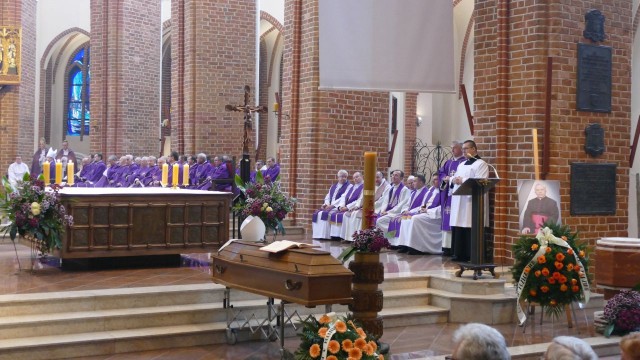 Pogrzeb ks. Szwajkosza, budowniczego szczecińskiego seminarium
