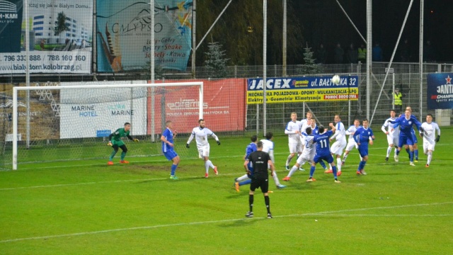 W 94. minucie jeden punkt uratowali piłkarze trzecioligowej Kotwicy Kołobrzeg. Kołobrzeżanie zremisowali na własnym stadionie z Lechem II Poznań 1:1.