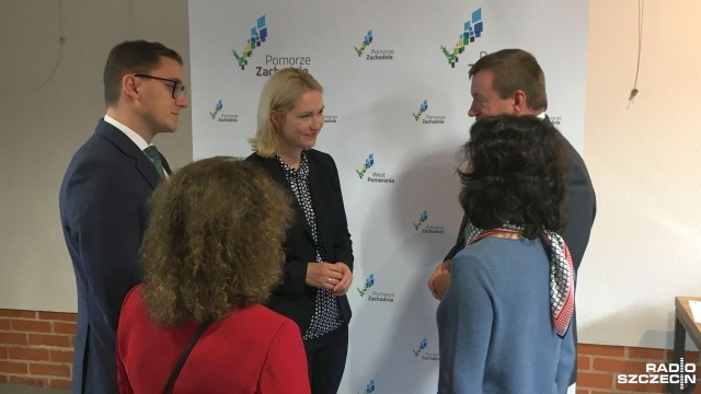 Jest duże pole do poszerzenia współpracy między Pomorzem Zachodnim a Meklemburgią-Pomorzem Przednim - mówiła w Szczecinie premier niemieckiego landu.