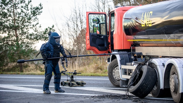 Niebezpiecznie było w czwartek na krajowej trójce. Obwodnica Przybiernowa została zamknięta, a kierowcy między godziną 9 a 12 musieli jechać objazdami.