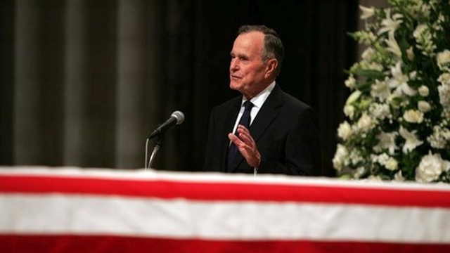 Mający ponad 93 lata George Herbert Walker Bush jest od 25 listopada najdłużej żyjącym przywódcą Stanów Zjednoczonych. 41 prezydent USA pobił rekord długowieczności, który należał do Geralda Forda.