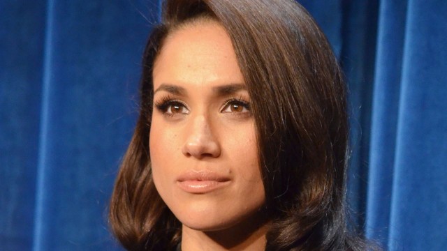 Brytyjski dwór ogłasza oficjalnie: książę Harry się żeni. Wybranką jest amerykańska aktorka Meghan Markle.