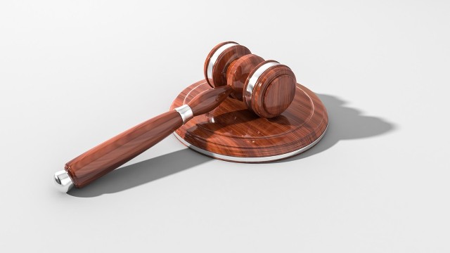 Osiem lat więzienia dla 17-latniej Dunki - taki wyrok wydał Sąd Apelacyjny w Kopenhadze. Uznał, że nastolatka jest winna planowania zamachów terrorystycznych.