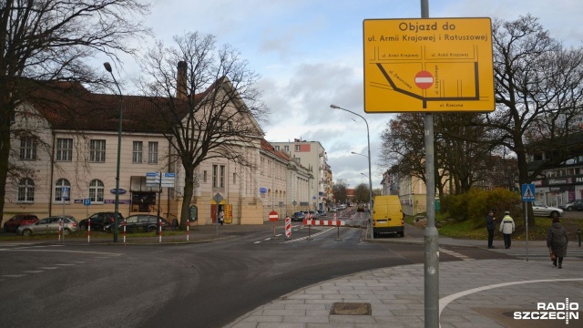 Trwa remont na jednej z głównych ulic Kołobrzegu. Na ulicy Łopuskiego wymieniane są przejścia dla pieszych.