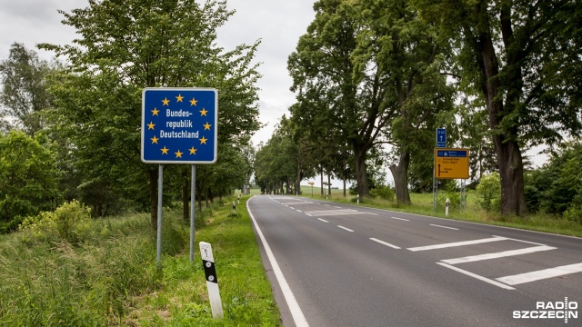 Dodatkowa premia dla imigrantów, którzy wyjadą z Niemiec - zamierza ją płacić tamtejsze Federalne Ministerstwo Spraw Wewnętrznych. Dotyczy to wszystkich, zaklasyfikowanych do deportacji, którym odmówiono azylu - informuje dzisiejszy Bild am Sonntag.
