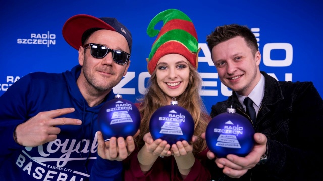 Jak co roku przed Bożym Narodzeniem mamy dla naszych słuchaczy tradycyjny muzyczny prezent. Święta z Radiem Szczecin to piosenka, którą specjalnie stworzył Sylwester Ostrowski. W środę miała swoją premierę na naszej antenie.