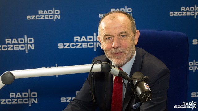 Zabrakło empatii, wrażliwości na ludzką krzywdę - tak postawę męża prezydent Warszawy zarówno we wtorek przed komisją weryfikacyjną ds. reprywatyzacji, jak i wcześniej, oceniał członek tej komisji, poseł Prawa i Sprawiedliwości Jan Mosiński.