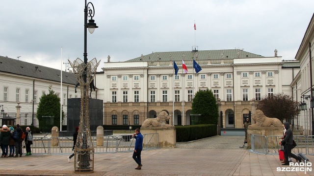 O 16 w Pałacu Prezydenckim Andrzej Duda przyjmie dymisję Rady Ministrów i desygnuje Mateusza Morawieckiego na nowego szefa rządu - poinformowała Kancelaria Prezydenta RP na Twitterze.