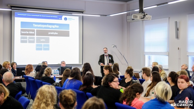 O tym jak trudne, ale i piękne jest bycie opiekunem ludzi umierających, jak ważna jest nadzieja, ale też pomoc prawna w hospicjum - rozmawiają eksperci podczas konferencji Humanistyka wobec cierpienia i śmierci.