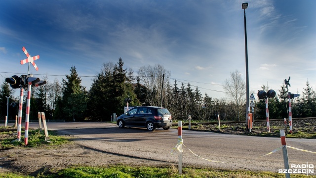 Rogatki na przejazdach kolejowych w Warzymicach będą gotowe później niż zapowiadały władze kolei.