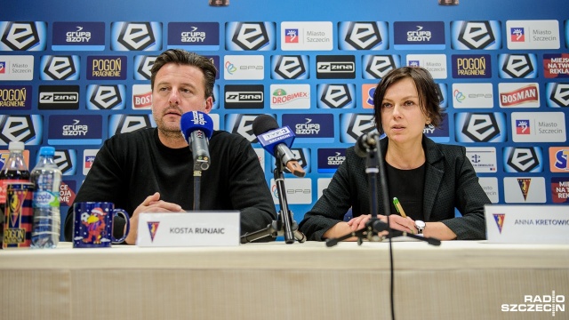 Pomocnik Pogoni na dzień przed meczem z Arką Gdynia rezygnuje z członkostwa w Radzie Nadzorczej gdyńskiego klubu. Do firmy Rafała Murawskiego należy 25 proc. udziałów w Arce, od września zasiadał też w Radzie Nadzorczej. W piątek klub poinformował, że na prośbę władz Pogoni piłkarz zrezygnował. Reporter Radia Szczecin pytał trenera Portowców, Kostę Runjaicia czy wpływał na decyzję Murawskiego.