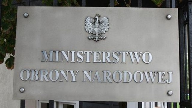 Służby ustalają przyczyny wypadku wojskowego myśliwca MIG-29, który w poniedziałek rozbił się w okolicach Mińska Mazowieckiego.