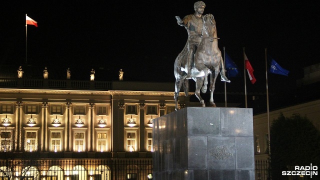 Prezydent przygląda się pracom parlamentarnym nad zmianami w ordynacji wyborczej - mówili zgodnie przewodniczący Państwowej Komisji Wyborczej Wojciech Hermeliński i prezydencki minister Paweł Mucha.