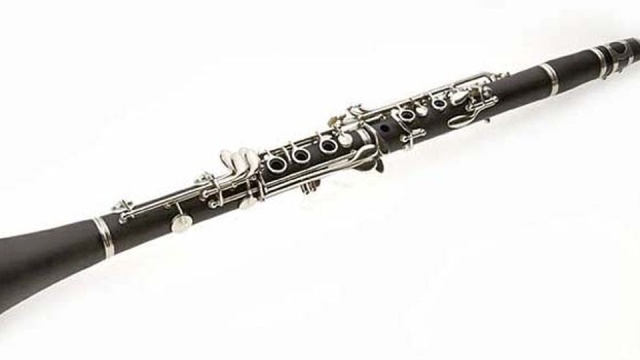 Szczeciński muzyk prosi o pomoc w odnalezieniu skradzionego instrumentu: Maciej Strycharczyk kilka dni temu w drodze na koncert zostawił klarnet schowany w czarnej walizce na przystanku przy ulicy Kołłątaja. Gdy przypomniał sobie o zgubie, było już za późno.