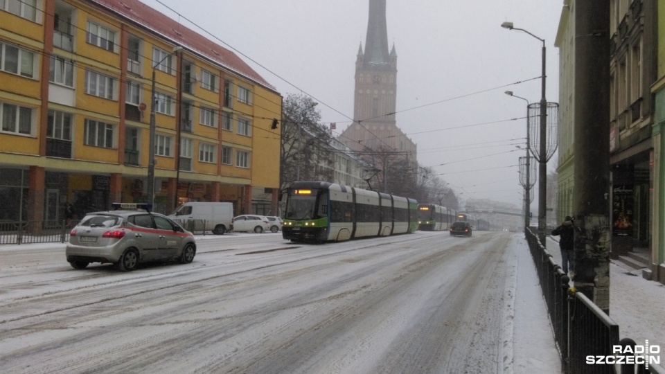 Przez ponad pół godziny w sobotę zablokowany był ruch tramwajów linii 2, 7 i 8 na ulicy Wyszyńskiego. Fot. Dawid Siwek [Radio Szczecin]