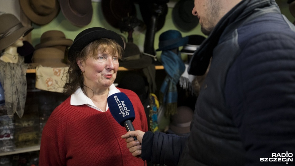 O 9.30 otwieram zakład i widzę, że nie ma szyldu nad sklepem - mówi pani Ewa. Fot. Weronika Łyczywek [Radio Szczecin]