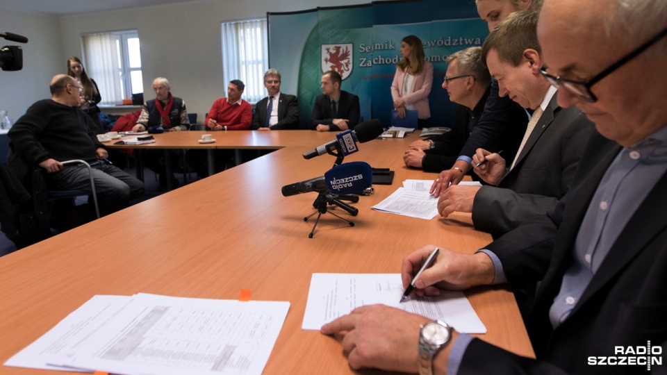 W czwartek pieniądze rozdysponowano wśród 5 grup rybackich z naszego regionu. Największe wsparcie otrzymali rybacy z Darłowa. Fot. Weronika Łyczywek [Radio Szczecin]