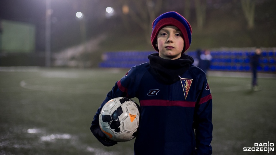 Jacek Czapliński ma dopiero 11 lat, ale futbol już od dawna jest jego pasją. Fot. Olaf Nowicki [Radio Szczecin]