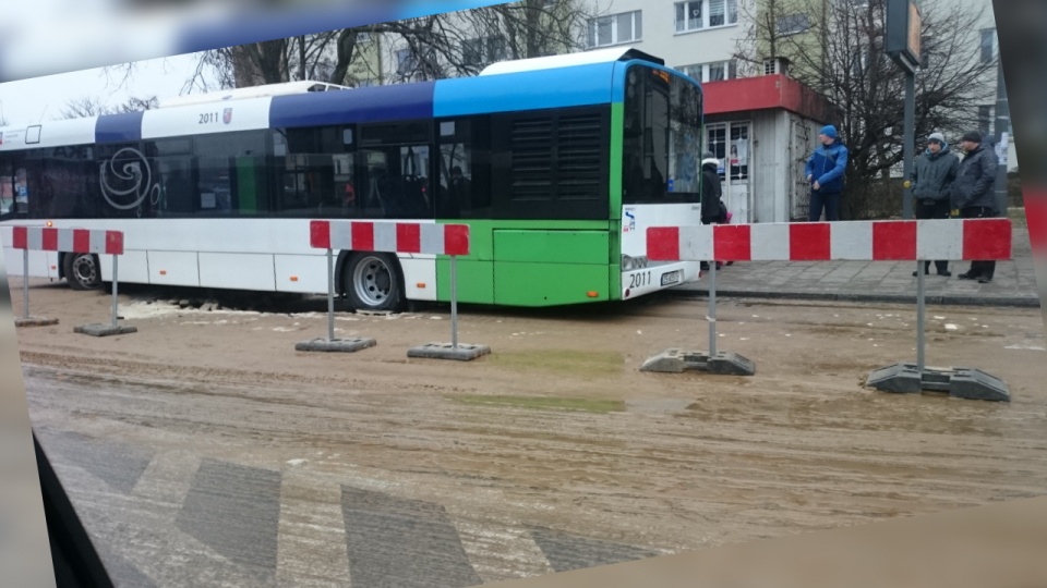Awaria rurociągu doprowadzającego wodę do mieszkań w Zdrojach. Fot. Adrian Szymanski