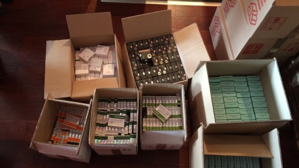 Grupę handlującą farmaceutykami i anabolikami zatrzymała policja. Fot. CBŚP, źródło: www.cbsp.policja.pl