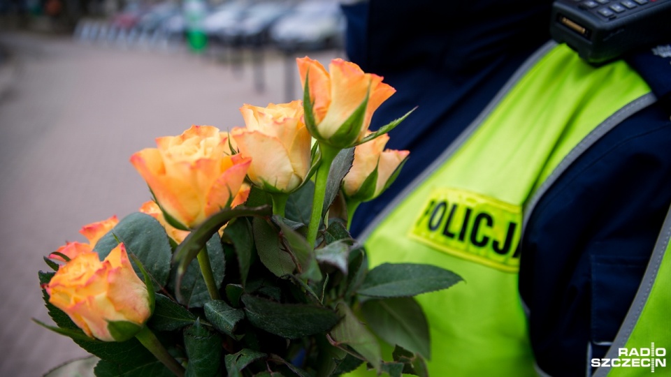 Dla piratów nie ma kwiatów - akcja szczecińskiej policji. Fot. Olaf Nowicki [Radio Szczecin]