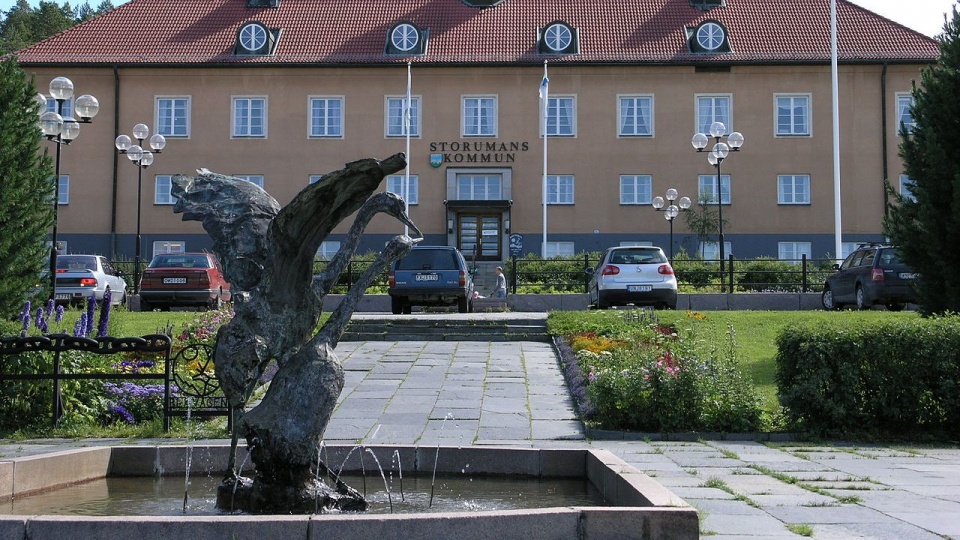 Samorządowi politycy w szwedzkiej gminie Storumans nie mają możliwości podwyższenia płac pielęgniarkom, by móc wszystkie zatrzymać u siebie. Fot. en.wikipedia.org/wiki/Storuman